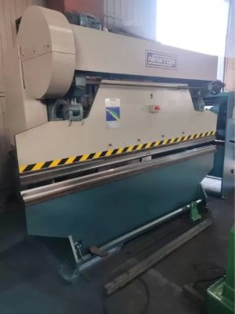 Dobradeira CNC Usada em Santa Barbára D`Oeste